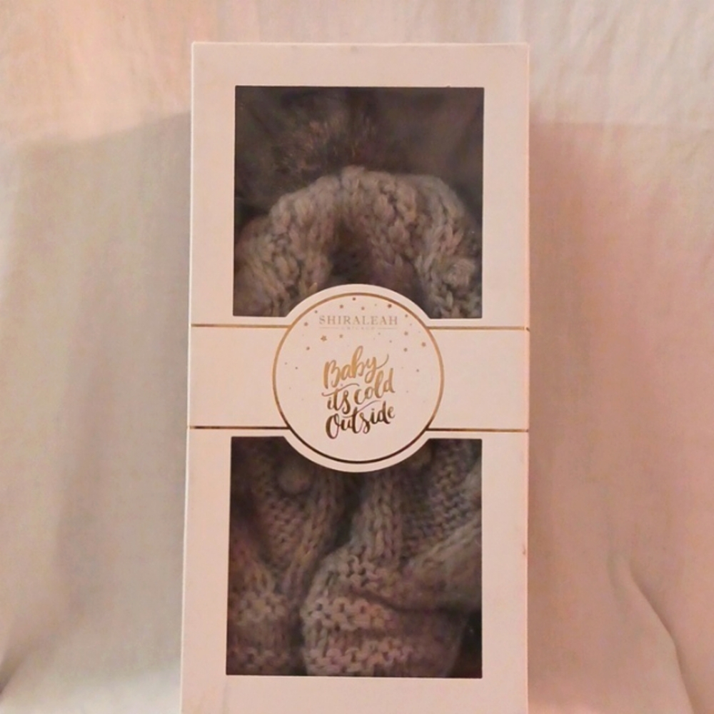 Hat and mitten set